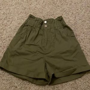 never worn, perfect condition, high waisted shorts